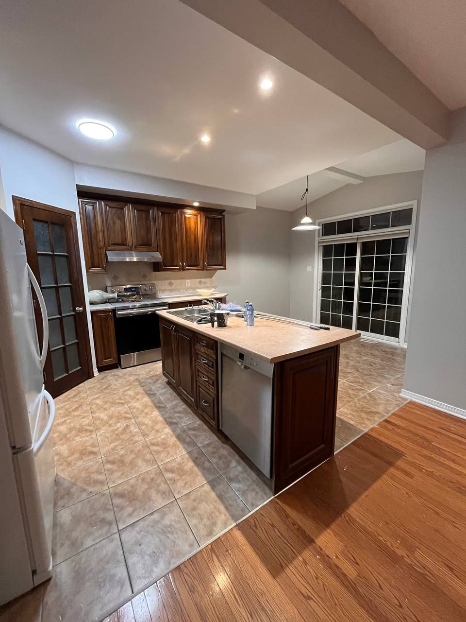 Carpet installation in residential space